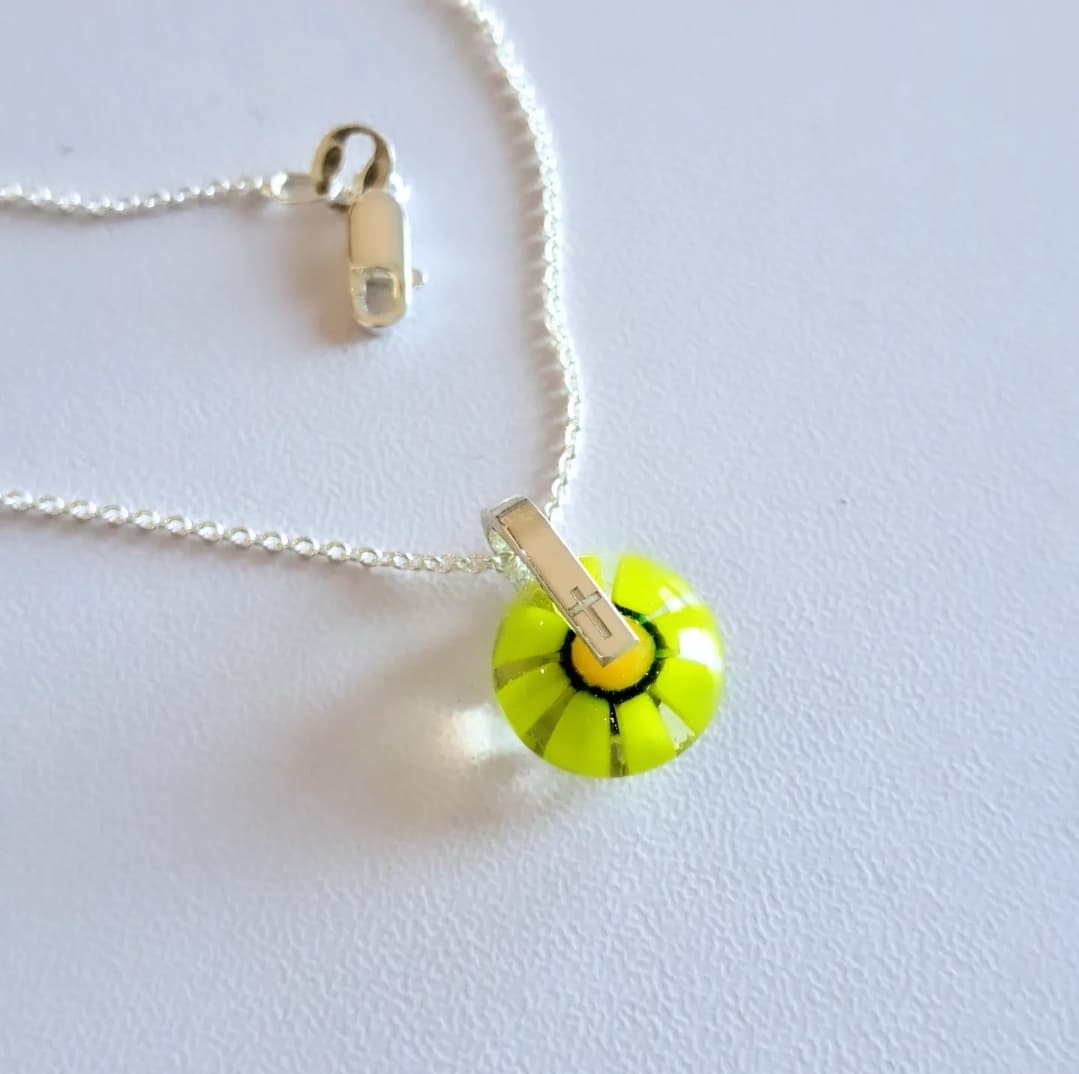 Yellow Daisy - Cross